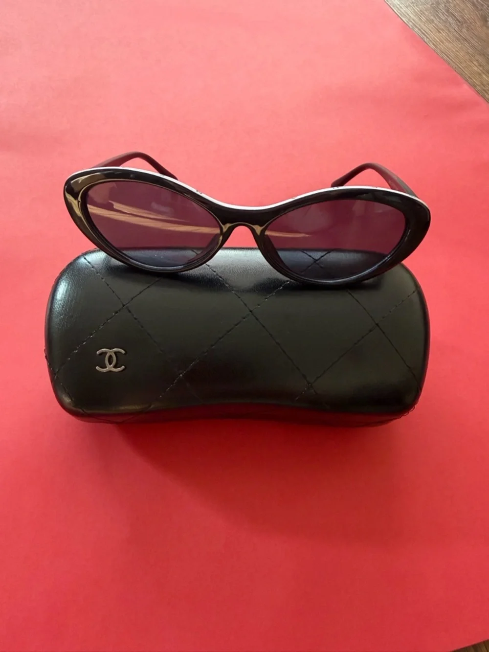 Black Sunglasses - Picture 8 of 16